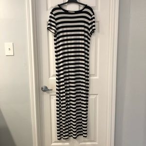 MICHAEL KORS - Black & White Maxi Dress